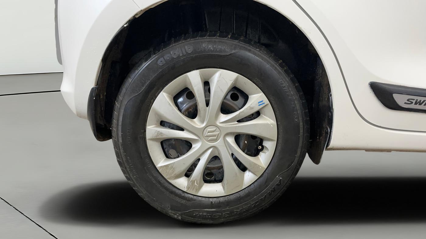 2018 Maruti Swift VXI AMT, Petrol, Automatic, 59,746 km, Right Rear Wheel
