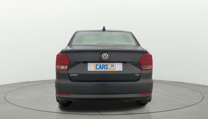 2017 Volkswagen Ameo HIGHLINE1.5L, Diesel, Manual, 1,30,721 km, Back/Rear