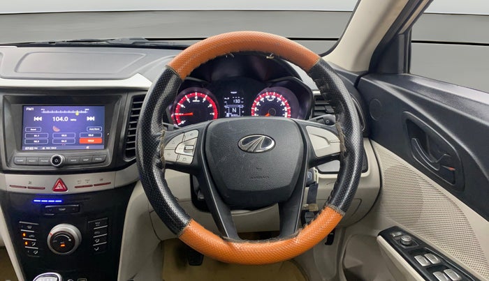 2019 Mahindra XUV300 W6 1.2 PETROL, Petrol, Manual, 36,925 km, Steering Wheel Close Up