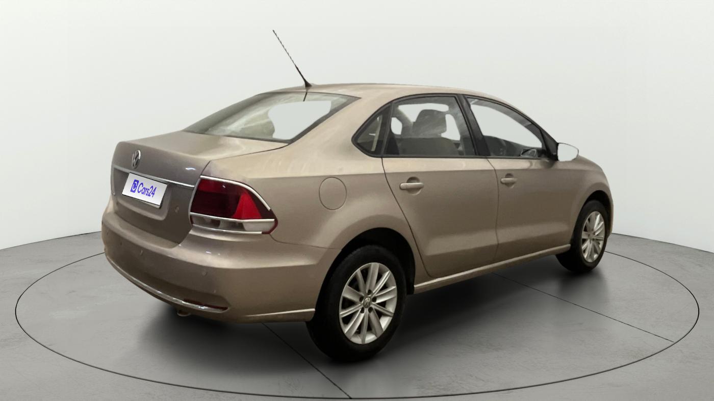 2015 Volkswagen Vento HIGHLINE 1.6 MPI, Petrol, Manual, 67,135 km, Right Back Diagonal