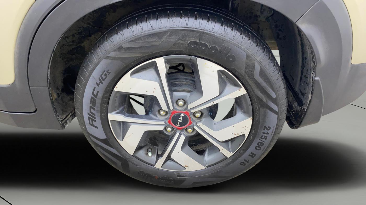 2021 KIA SONET GTX PLUS 1.5 AT, Diesel, Automatic, 53,919 km, Left Rear Wheel