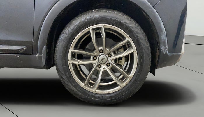 2021 Mahindra XUV300 W6 1.2 PETROL, Petrol, Manual, 31,207 km, Right Front Wheel