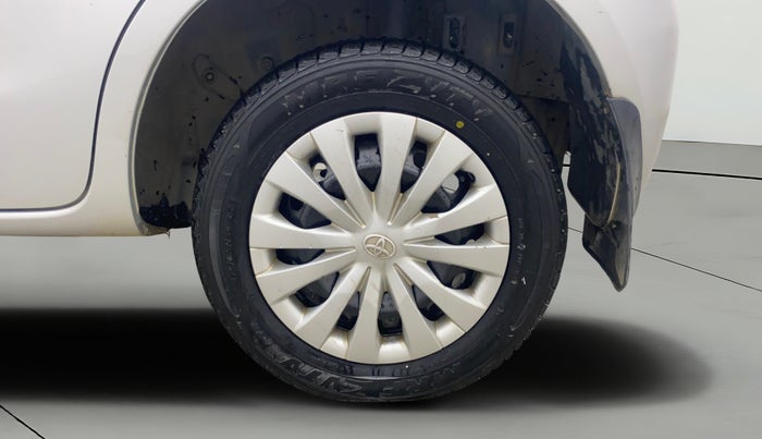 2015 Toyota Etios Liva G, Petrol, Manual, 38,768 km, Left Rear Wheel