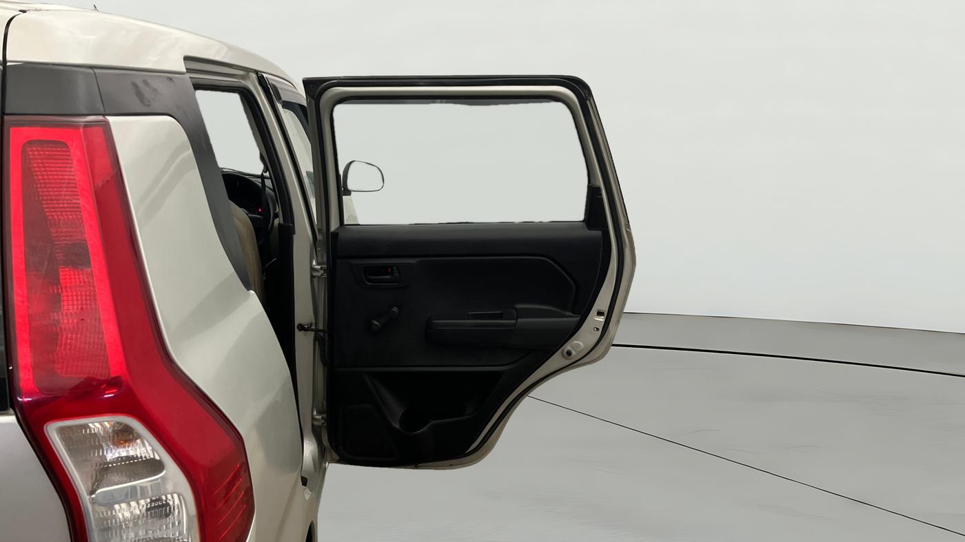 2021 Maruti New Wagon-R LXI CNG 1.0, CNG, Manual, 1,03,756 km, RHS Rear Door