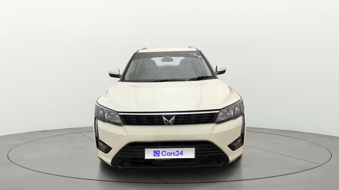 2023 Mahindra XUV300 W4 1.2 PETROL, CNG, Manual, 23,666 km, Front