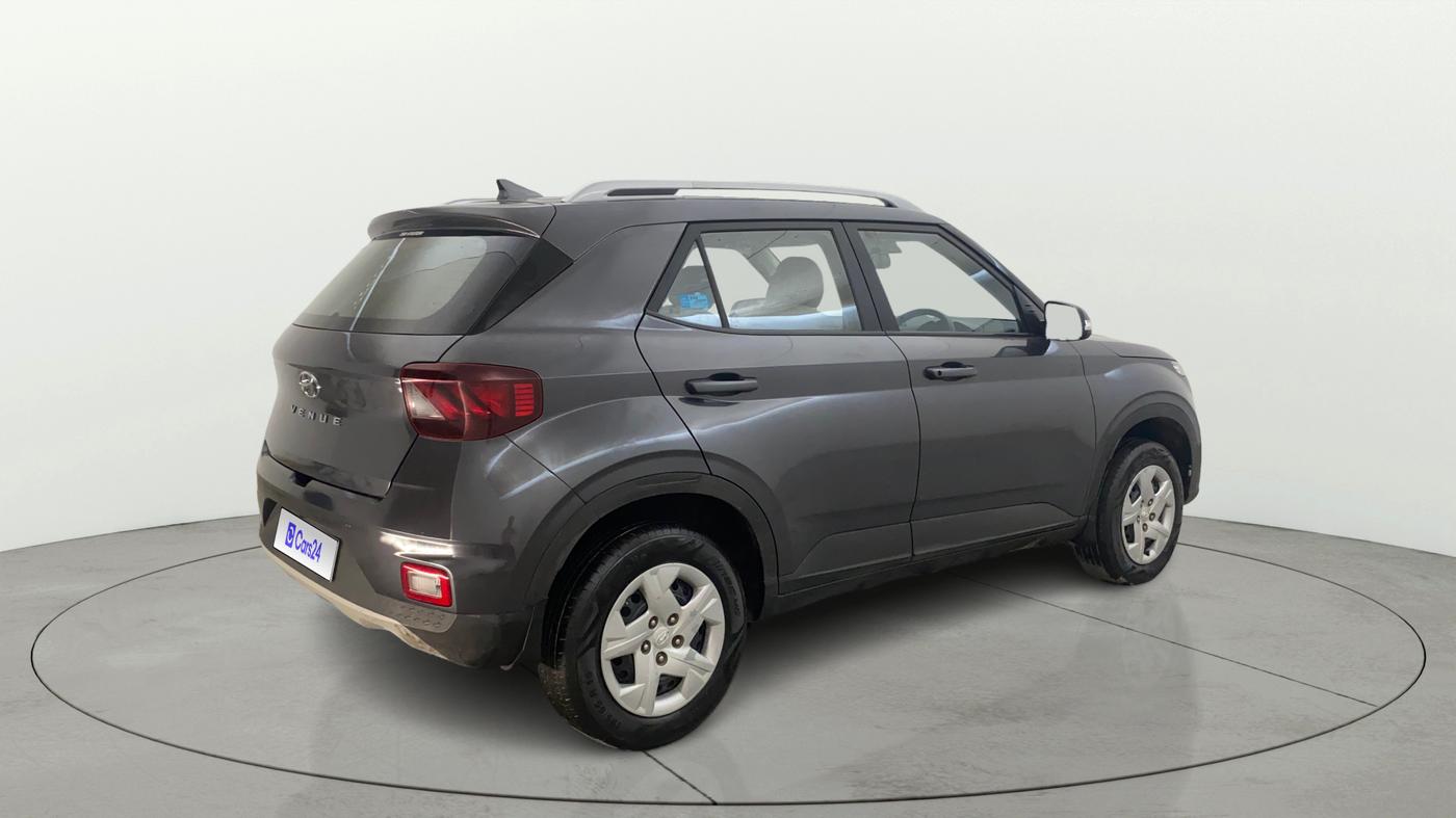 2022 Hyundai VENUE S+ 1.2, Petrol, Manual, 32,071 km, Right Back Diagonal