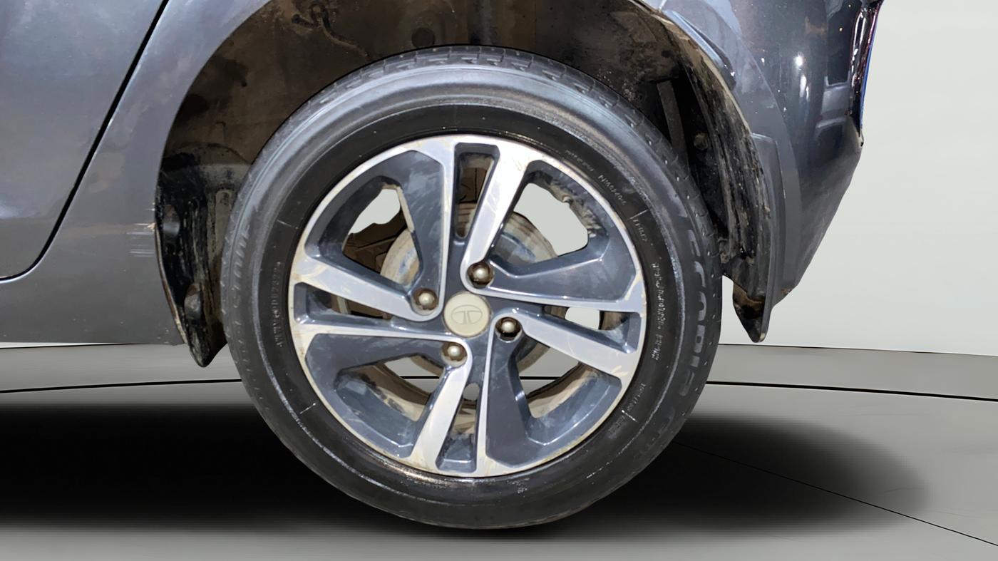 2023 Tata ALTROZ  XZ PLUS (S) , Diesel, Manual, 54,159 km, Left Rear Wheel