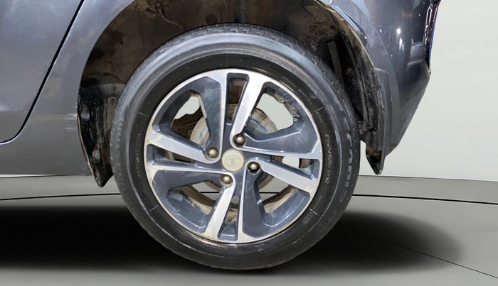 2023 Tata ALTROZ  XZ PLUS (S) , Diesel, Manual, 54,159 km, Left Rear Wheel