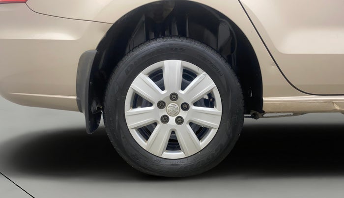 2015 Volkswagen Vento COMFORTLINE 1.6, Petrol, Manual, 29,969 km, Right Rear Wheel