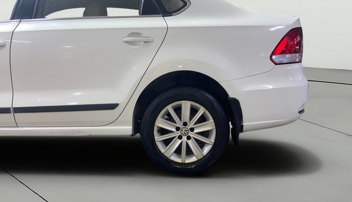 2017 Volkswagen Vento HIGHLINE 1.5 AT, Diesel, Automatic, 1,88,179 km, Left Rear Wheel