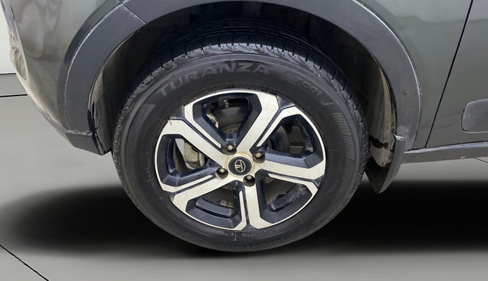 2022 Tata NEXON XZA PLUS (O) PETROL DUAL TONE, Petrol, Automatic, 41,201 km, Left Front Wheel