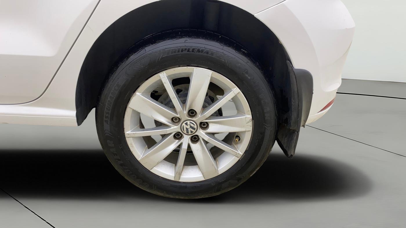 2017 Volkswagen Polo HIGHLINE1.2L, Petrol, Manual, 86,066 km, Left Rear Wheel