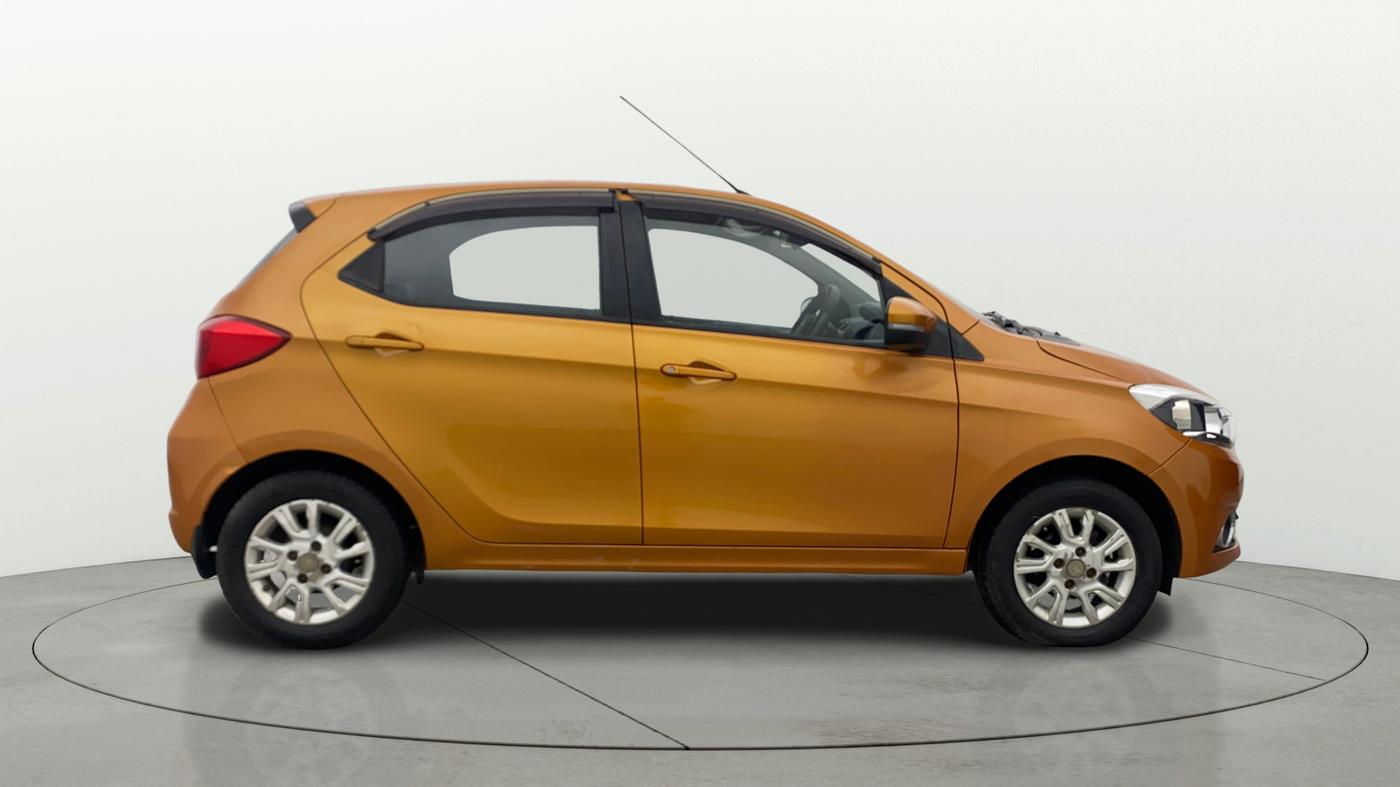 2016 Tata Tiago XZ PETROL, Petrol, Manual, 64,967 km, Right Side View