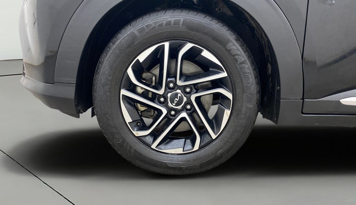 2022 KIA CARENS LUXURY PLUS 1.5 DIESEL AT 7 STR, Diesel, Automatic, 94,740 km, Left Front Wheel