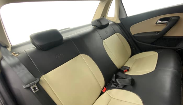 2016 Volkswagen Ameo HIGHLINE1.2L, Petrol, Manual, 40,059 km, Right Side Rear Door Cabin