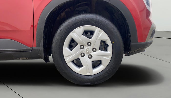 2021 Hyundai VENUE S 1.2, Petrol, Manual, 48,742 km, Right Front Wheel