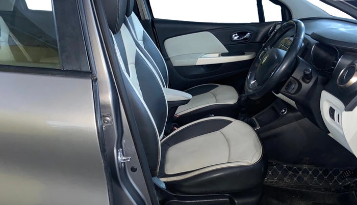 2017 Renault Captur PLATINE DIESEL , Diesel, Manual, 1,18,040 km, Right Side Front Door Cabin