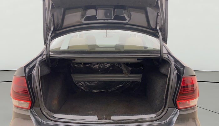 2016 Volkswagen Vento HIGHLINE 1.6 MPI, Petrol, Manual, 80,398 km, Boot Open Zoomed View