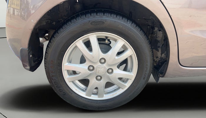 2015 Honda Brio VX AT, Petrol, Automatic, 80,015 km, Right Rear Wheel