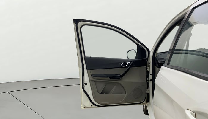 2016 Tata Tiago XZ PETROL, Petrol, Manual, 52,258 km, LHS Front Door