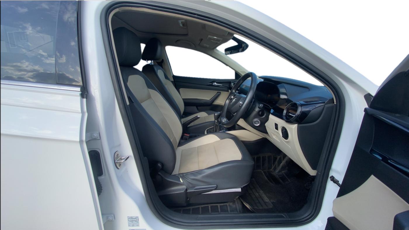 2023 Skoda SLAVIA STYLE 1.0L TSI AT, Petrol, Automatic, 40,673 km, Right Side Front Door Cabin