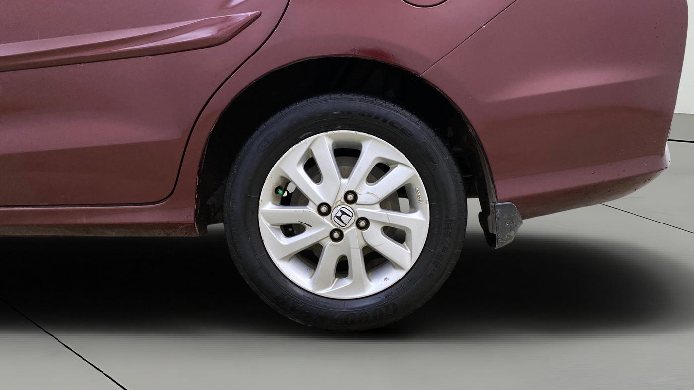 2015 Honda Mobilio 1.5L I-DTEC V, Diesel, Manual, 1,14,912 km, Left Rear Wheel