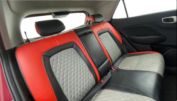 2019 Hyundai VENUE SX(O) 1.4 CRDI, Diesel, Manual, 1,47,495 km, Right Side Rear Door Cabin