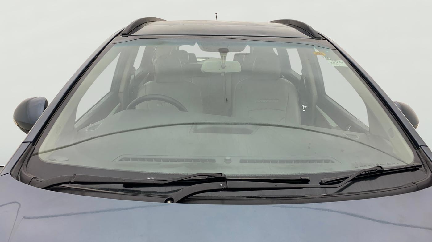 2019 Mahindra MARAZZO M6 8 STR, Diesel, Manual, 81,961 km, Front Windshield