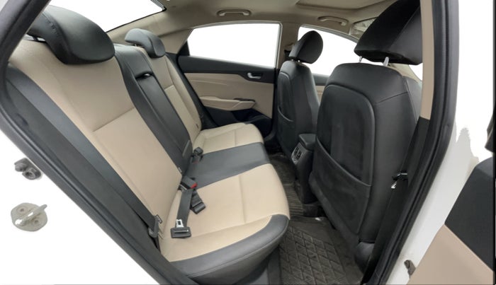 2018 Hyundai Verna 1.6 VTVT SX O, Petrol, Manual, 63,332 km, Right Side Rear Door Cabin