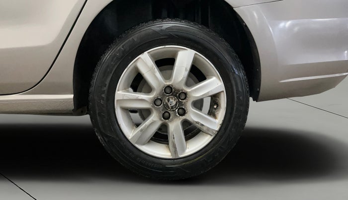 2014 Skoda Rapid AMBITION 1.6 MPI MT PLUS, Petrol, Manual, 61,039 km, Left Rear Wheel