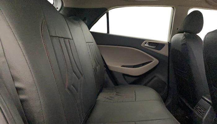 2018 Hyundai Elite i20 MAGNA EXECUTIVE 1.2, CNG, Manual, 1,42,463 km, Right Side Rear Door Cabin