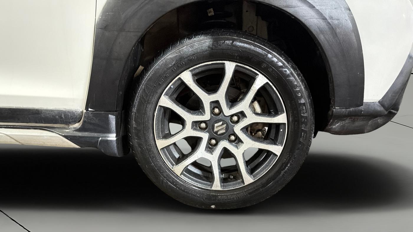 2023 Maruti XL6 ZETA CNG, CNG, Manual, 48,374 km, Right Front Wheel