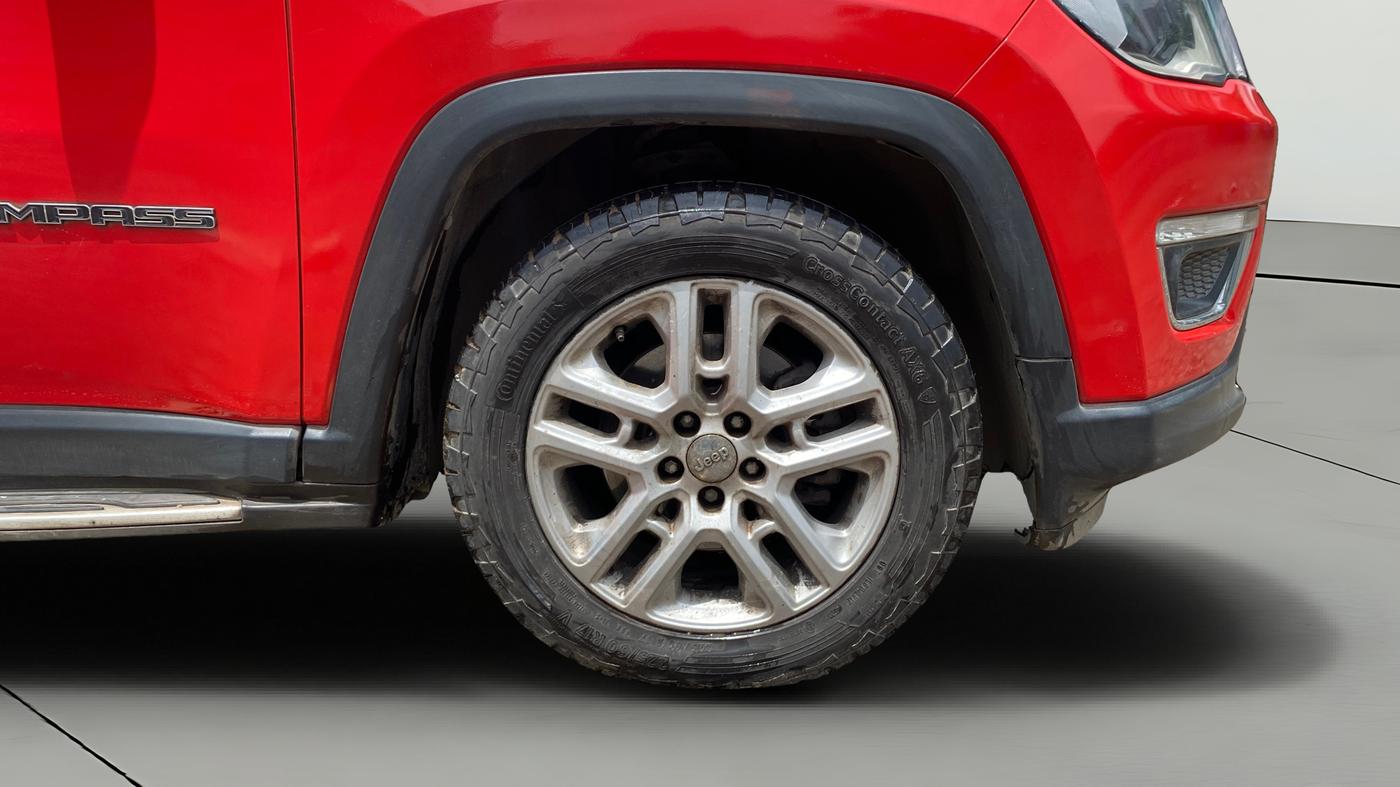 2018 Jeep Compass LIMITED 2.0 DIESEL, Diesel, Manual, 1,08,950 km, Right Front Wheel