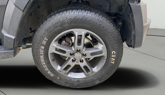 2023 Mahindra Thar LX HARD TOP 4WD MT, Diesel, Manual, 36,893 km, Right Front Wheel