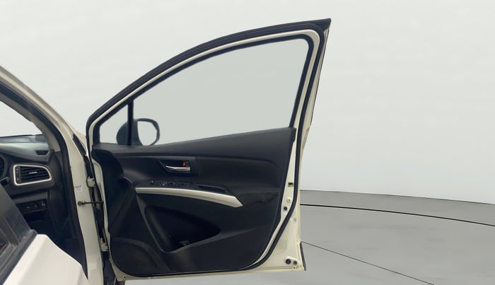 2015 Maruti S Cross ZETA 1.6, Diesel, Manual, 1,24,371 km, RHS Front Door