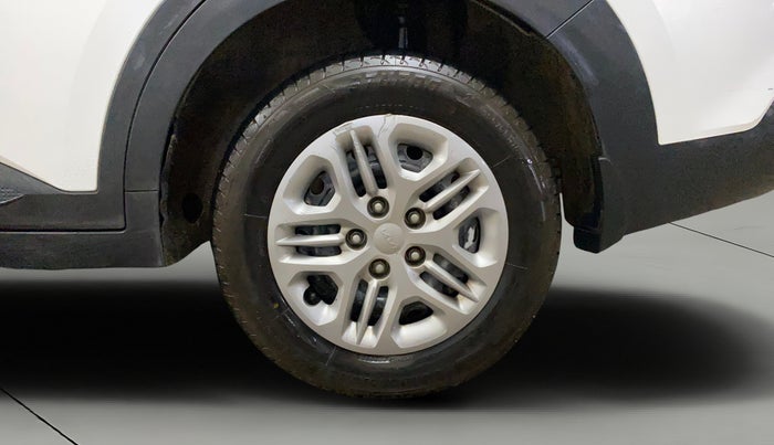 2023 KIA CARENS PRESTIGE 1.5 PETROL 7 STR, Petrol, Manual, 38,215 km, Left Rear Wheel