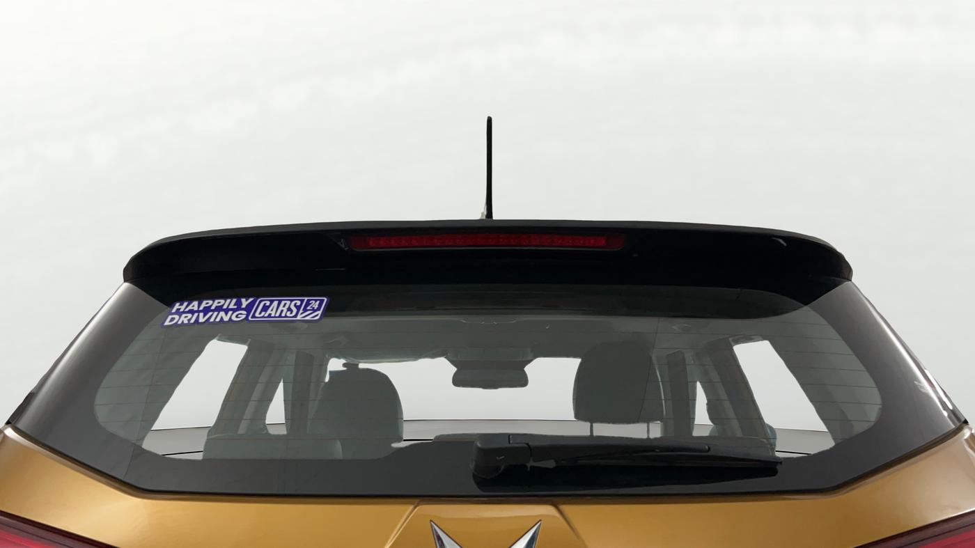 2022 Mahindra XUV300 W8(O) TURBO GDI, Petrol, Manual, 14,537 km, Rear Windshield