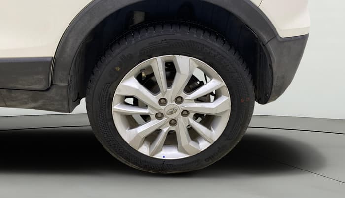 2020 Mahindra XUV300 W8 1.5 DIESEL, Diesel, Manual, 1,04,864 km, Left Rear Wheel