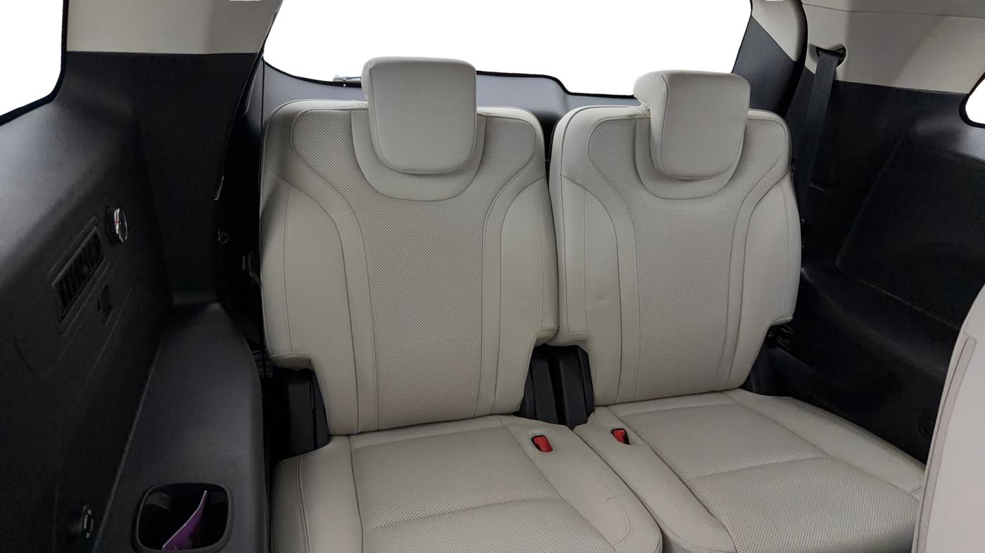 2024 Mahindra XUV700 AX 7 Luxury Pack Petrol AT 6 STR, Petrol, Automatic, 32,191 km, Third Seat Row ( optional )