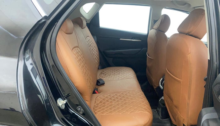 2022 KIA SONET HTK PLUS 1.2, Petrol, Manual, 26,983 km, Right Side Rear Door Cabin