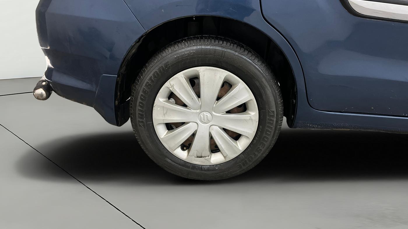 2016 Maruti Ertiga VXI, Petrol, Manual, 67,078 km, Right Rear Wheel