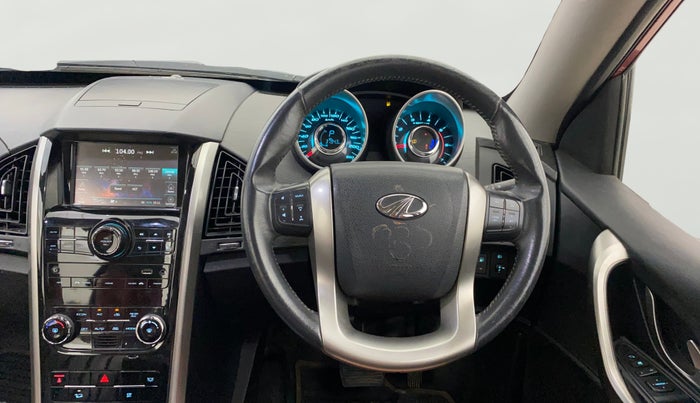2019 Mahindra XUV500 W9 AT, Diesel, Automatic, 37,942 km, Steering Wheel Close Up