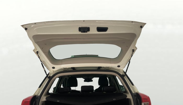 2022 Mahindra XUV300 W8 (O) 1.5 DIESEL, Diesel, Manual, 78,278 km, Boot Door Open