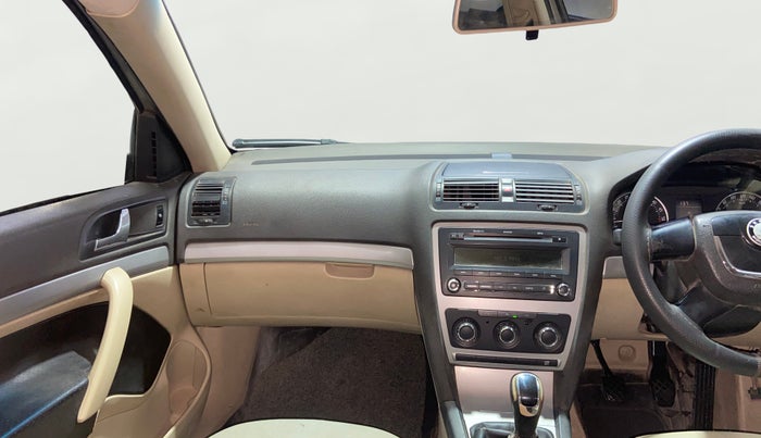 2013 Skoda Laura AMBIENTE 1.9 TDI MT, Diesel, Manual, 1,12,025 km, Air Conditioner