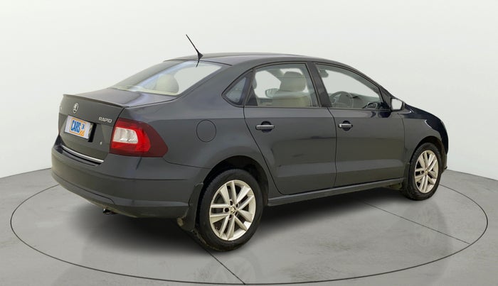 2017 Skoda Rapid STYLE 1.6 MPI AT, Petrol, Automatic, 78,050 km, Right Back Diagonal