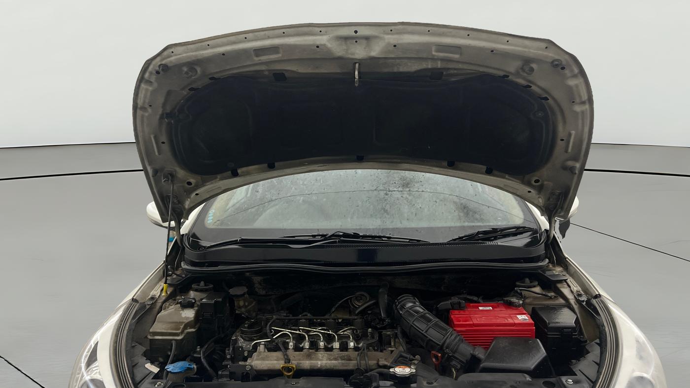 2013 Hyundai Verna FLUIDIC 1.6 CRDI SX OPT AT, Diesel, Automatic, 1,16,380 km, Open Bonet