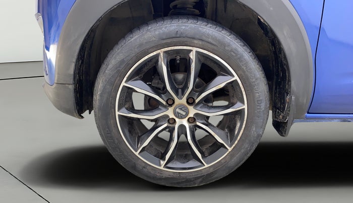 2021 Renault TRIBER RXZ AMT DUAL TONE, Petrol, Automatic, 24,825 km, Left Front Wheel