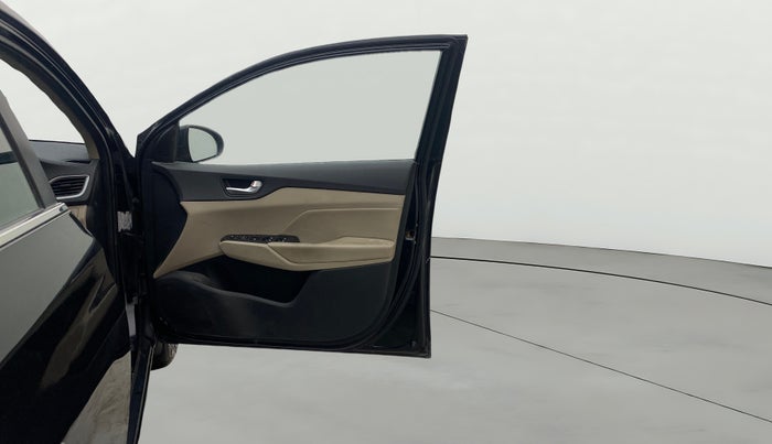 2017 Hyundai Verna 1.6 VTVT SX O, Petrol, Manual, 60,607 km, RHS Front Door