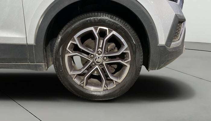 2022 Skoda KUSHAQ STYLE 1.0L TSI MT, Petrol, Manual, 33,107 km, Right Front Wheel