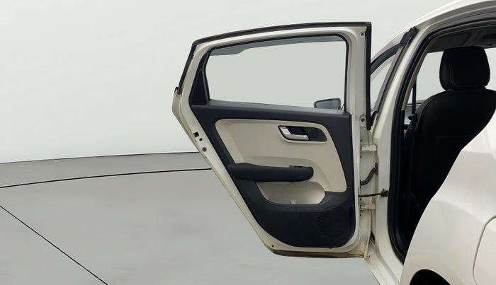 2024 Tata ALTROZ XZ CNG, CNG, Manual, 28,311 km, LHS Rear Door